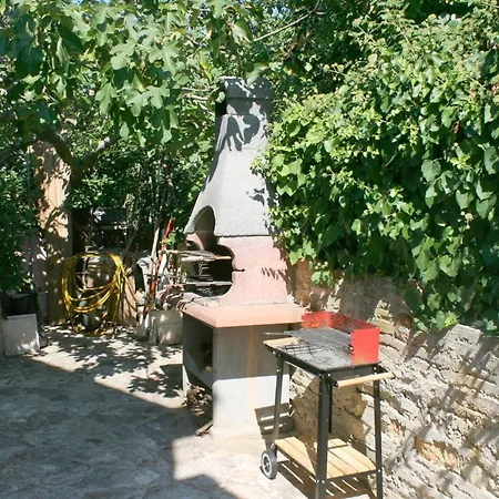 Apartments With A Parking Space Pula - 6985 Pula