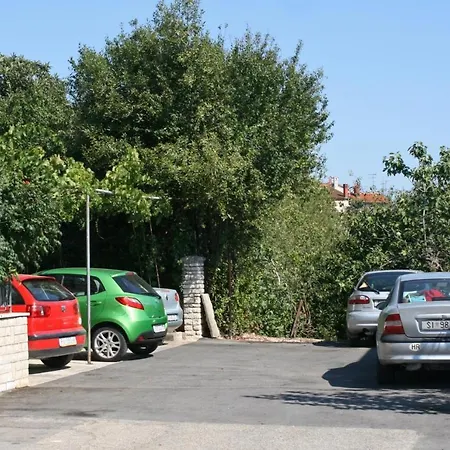 With A Parking Space - 6985 Lägenhet Pula