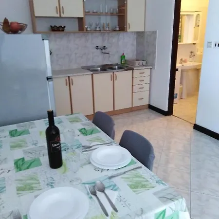 With A Parking Space - 6985