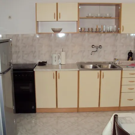 Apartments With A Parking Space Pula - 6985