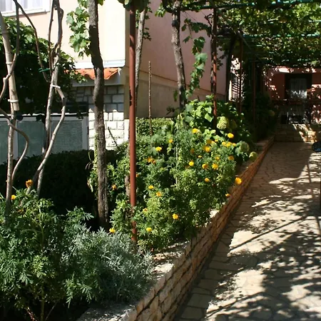 With A Parking Space - 6985 Apartmán