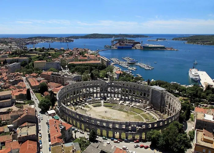 With A Parking Space - 6985 Appartement Pula