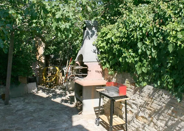 With A Parking Space - 6985 Pula