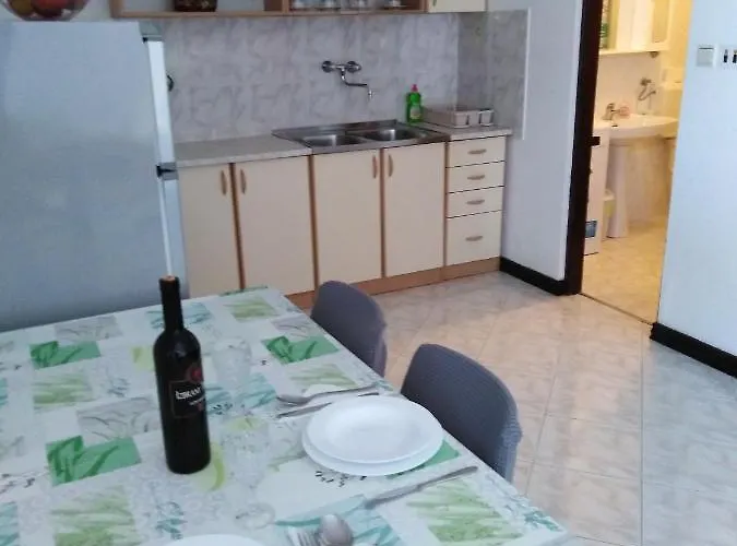 With A Parking Space - 6985