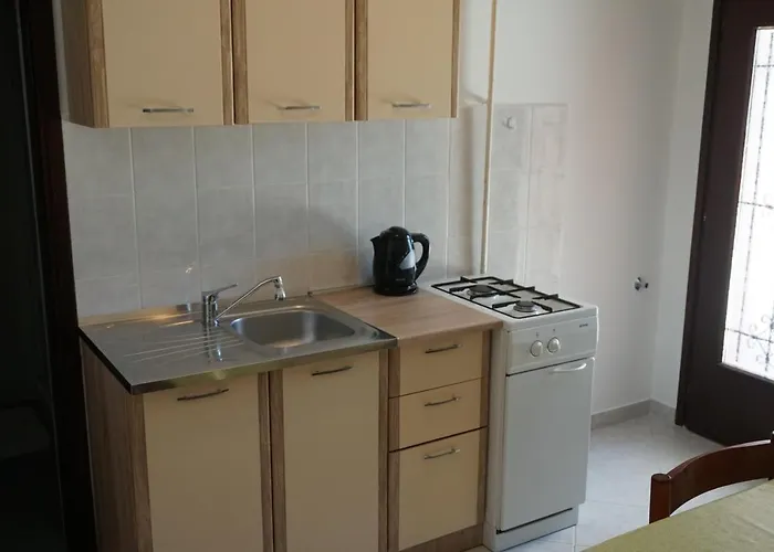 With A Parking Space - 6985 * Пула